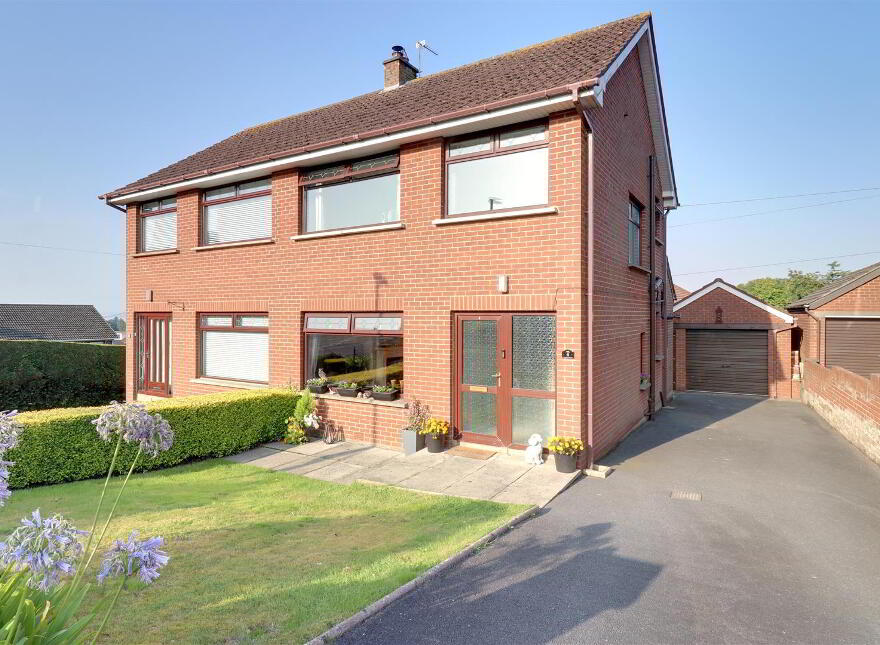 4 Strangford Heights, Newtownards, BT23 8ND photo