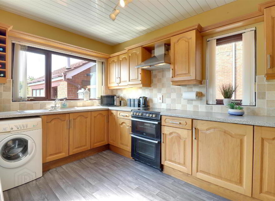 4 Strangford Heights, Newtownards, BT23 8ND