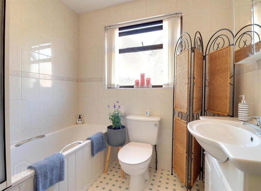 4 Strangford Heights, Newtownards, BT23 8ND