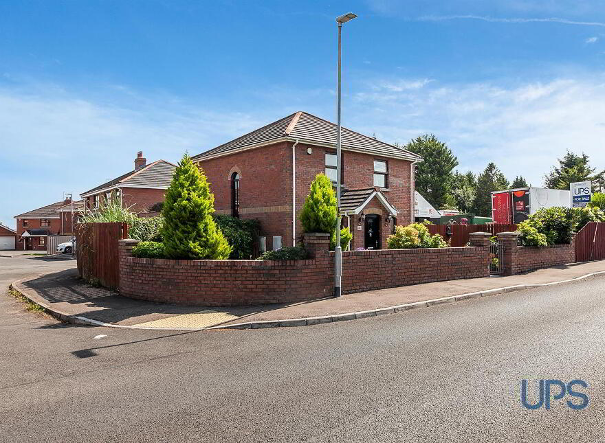 44 Barnfield Road, Lisburn, BT28 3TQ photo