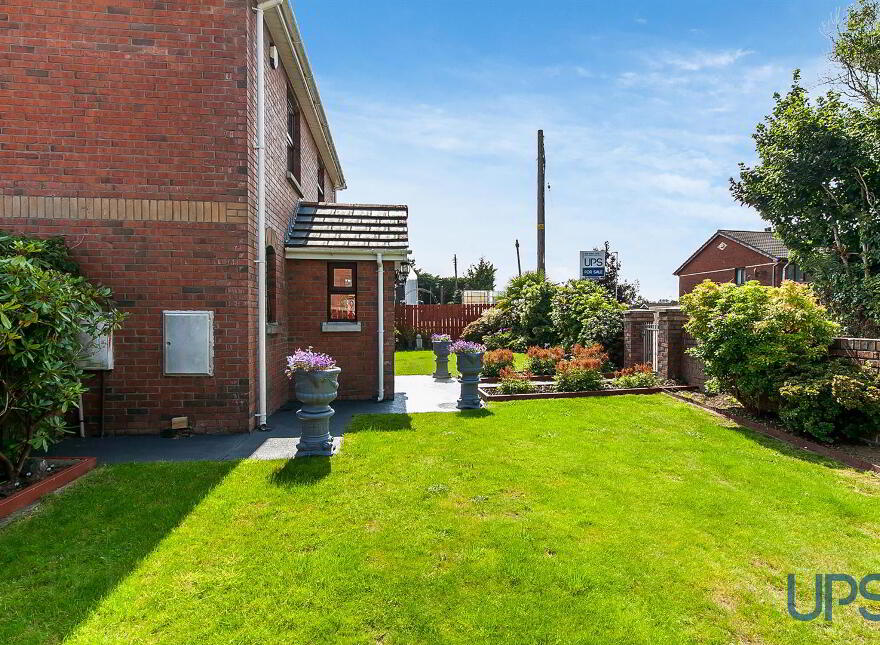 44 Barnfield Road, Lisburn, BT28 3TQ