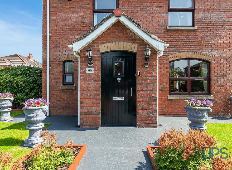 44 Barnfield Road, Lisburn, BT28 3TQ