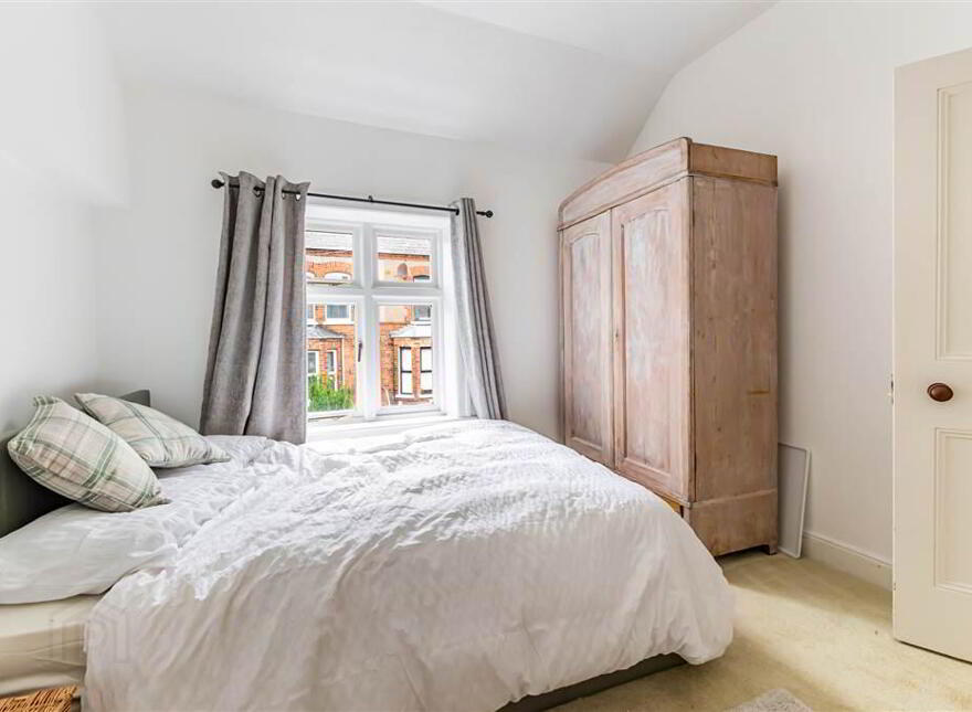 22 Strandview Street, Stranmillis, Belfast, BT9 5FF