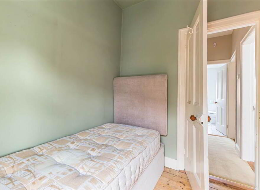 22 Strandview Street, Stranmillis, Belfast, BT9 5FF