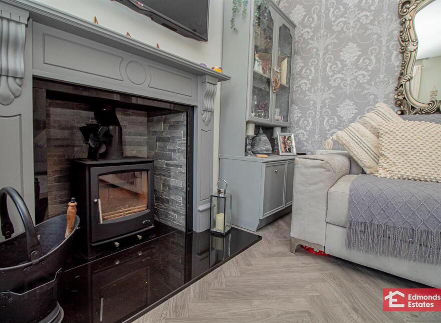 10 Rossdale, Ballymena, BT42 2SA