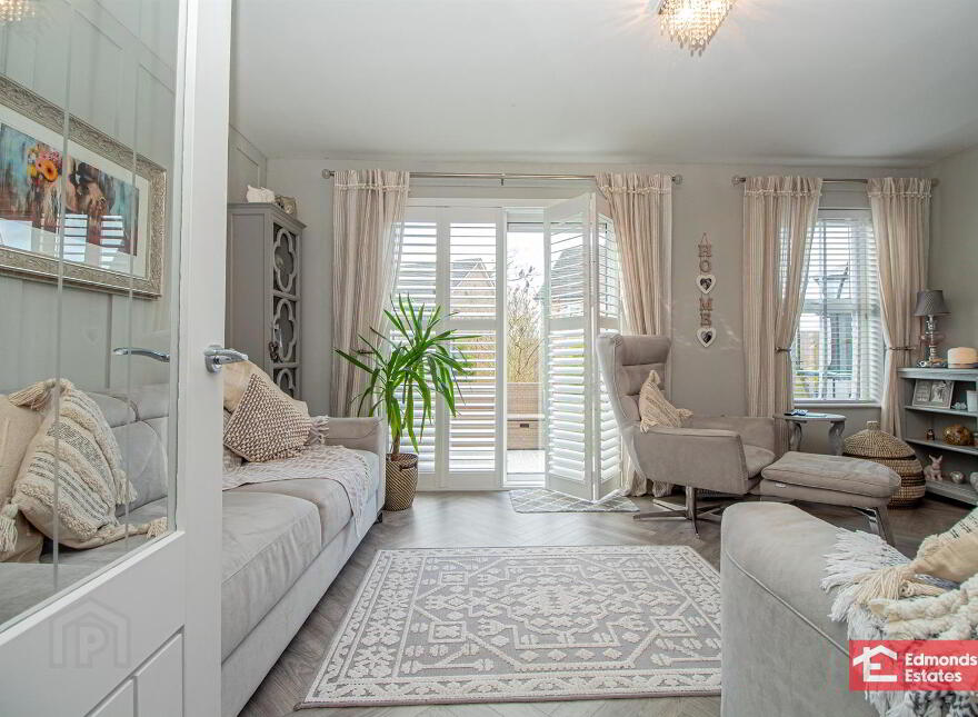 10 Rossdale, Ballymena, BT42 2SA