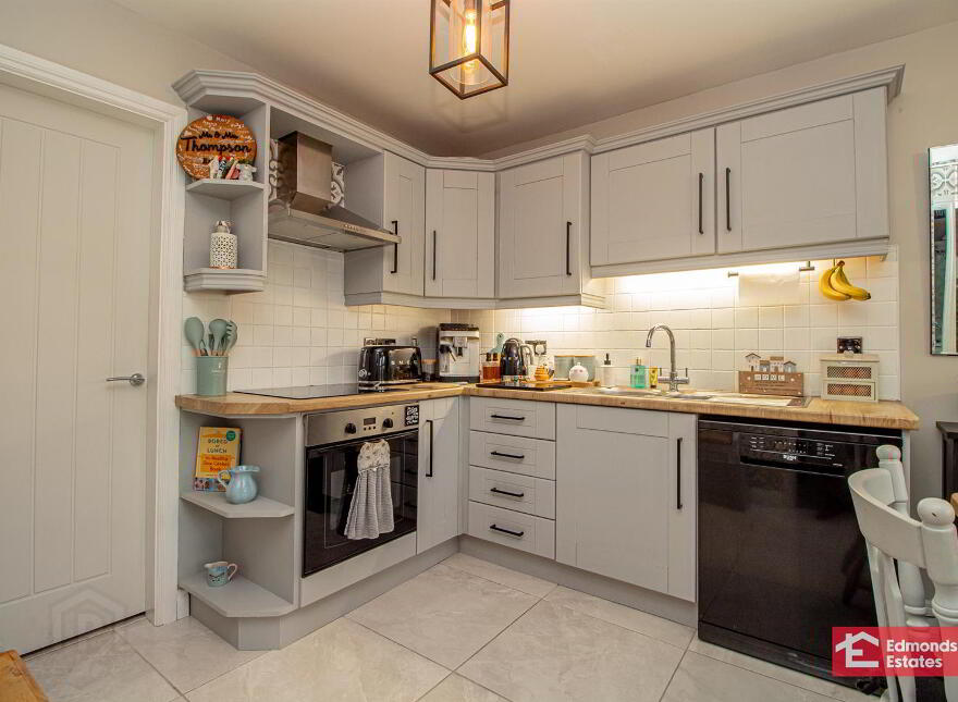 10 Rossdale, Ballymena, BT42 2SA
