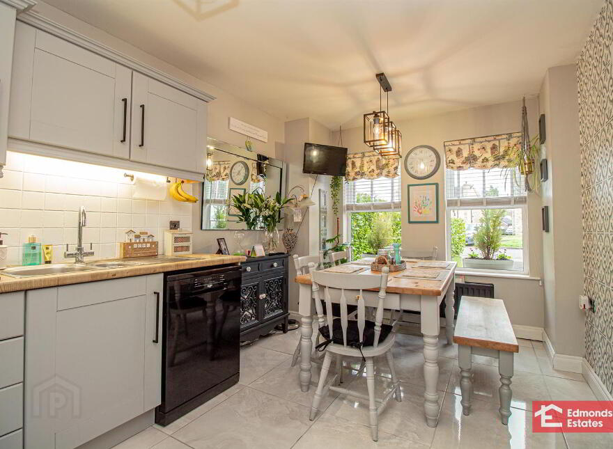 10 Rossdale, Ballymena, BT42 2SA