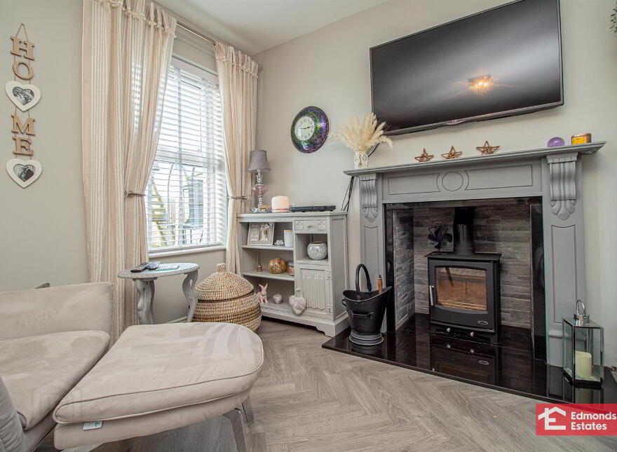 10 Rossdale, Ballymena, BT42 2SA