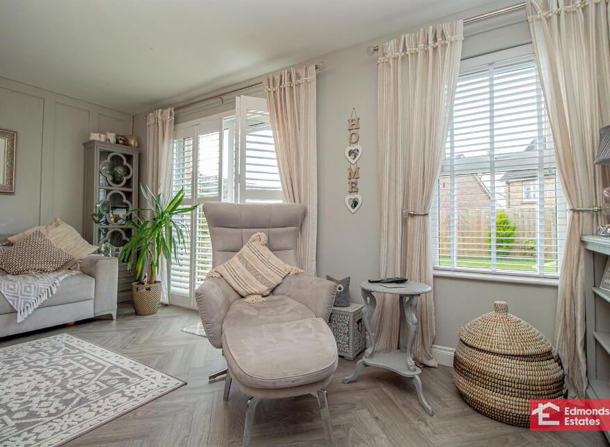 10 Rossdale, Ballymena, BT42 2SA