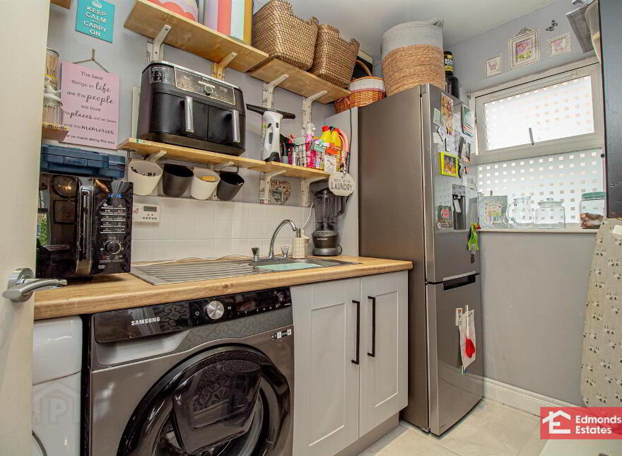 10 Rossdale, Ballymena, BT42 2SA