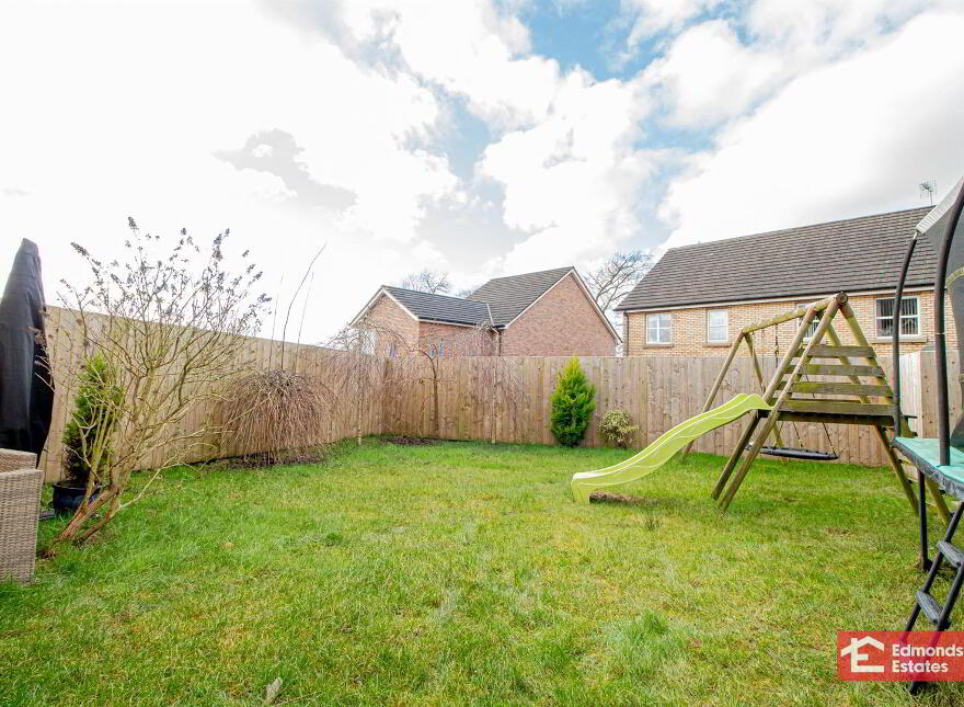 10 Rossdale, Ballymena, BT42 2SA