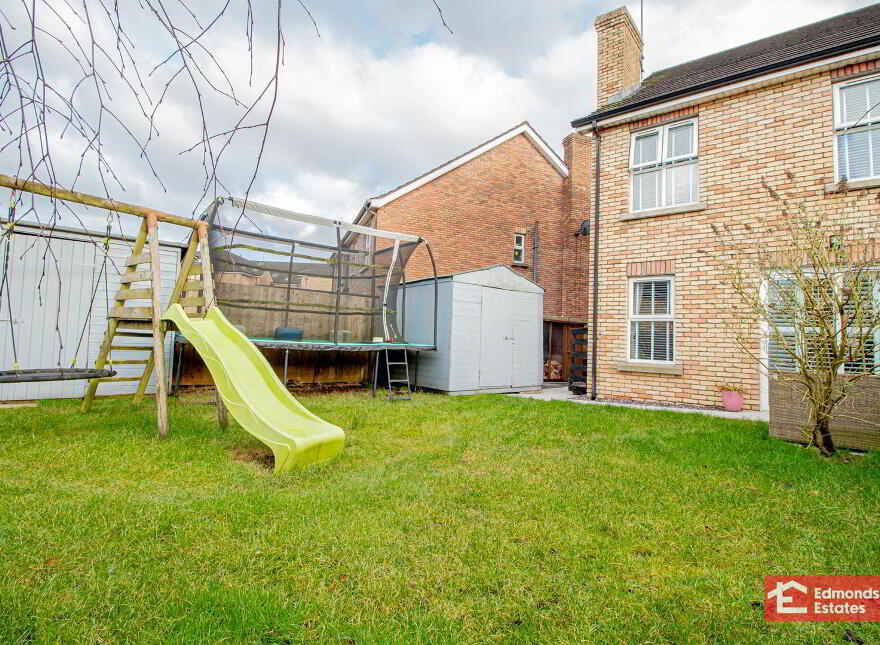 10 Rossdale, Ballymena, BT42 2SA