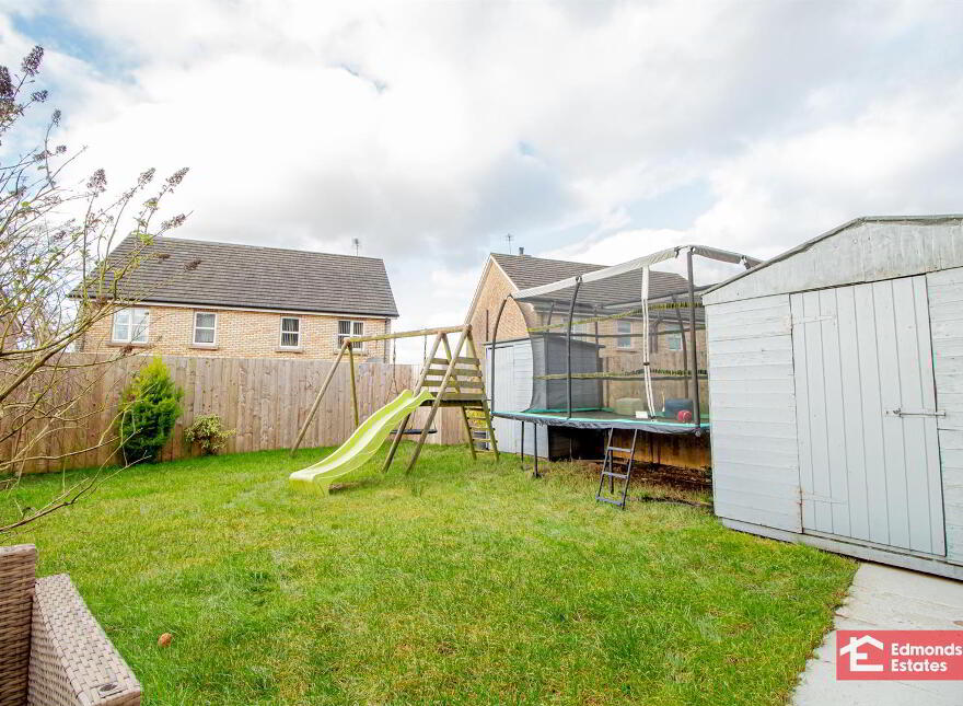 10 Rossdale, Ballymena, BT42 2SA