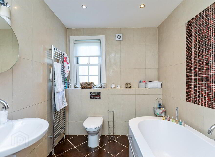 16 Danesfort Park Central, Belfast, BT9 7RE