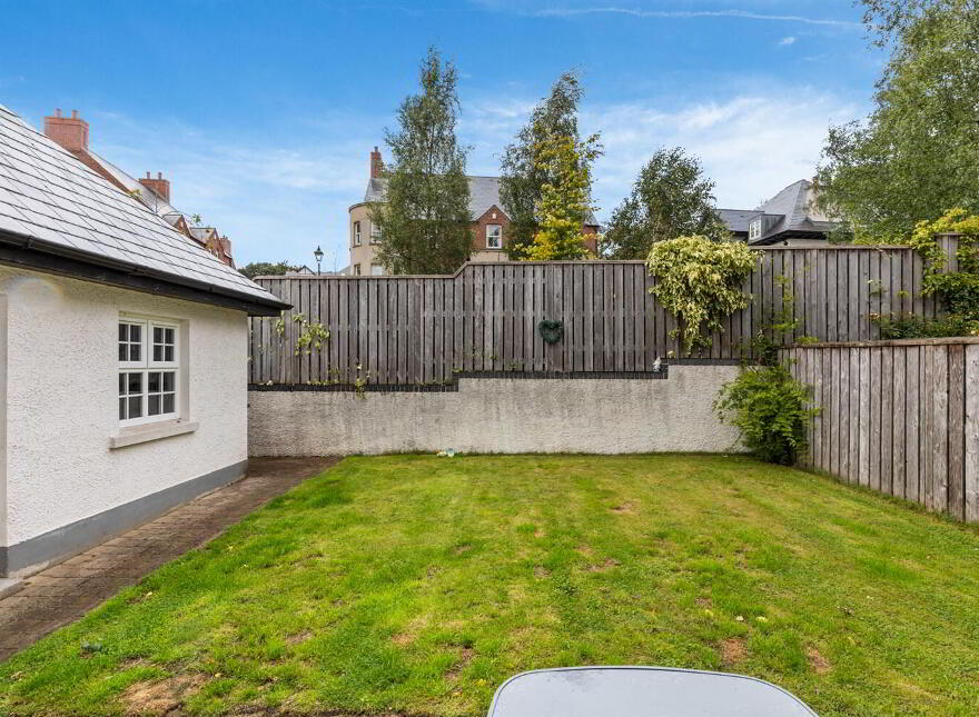 16 Danesfort Park Central, Belfast, BT9 7RE