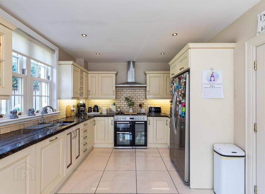 16 Danesfort Park Central, Belfast, BT9 7RE
