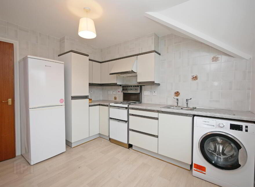 28 Queensfort Court, Saintfield Road, Carryduff, Belfast, BT8 8NF