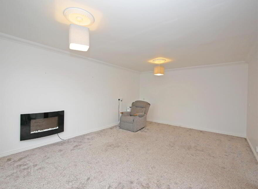 28 Queensfort Court, Saintfield Road, Carryduff, Belfast, BT8 8NF