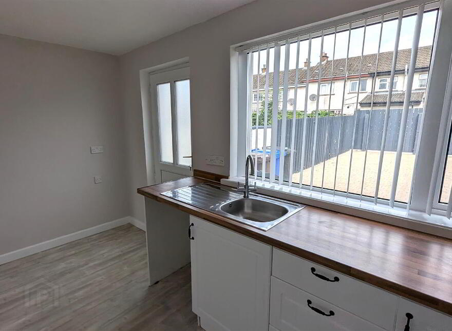 32 Hollowburn Road, Antrim, BT41 1NQ
