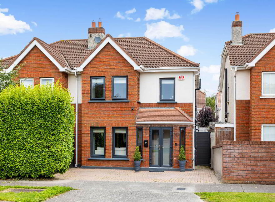4 Larkfield Close, Lucan, K78DK37 photo