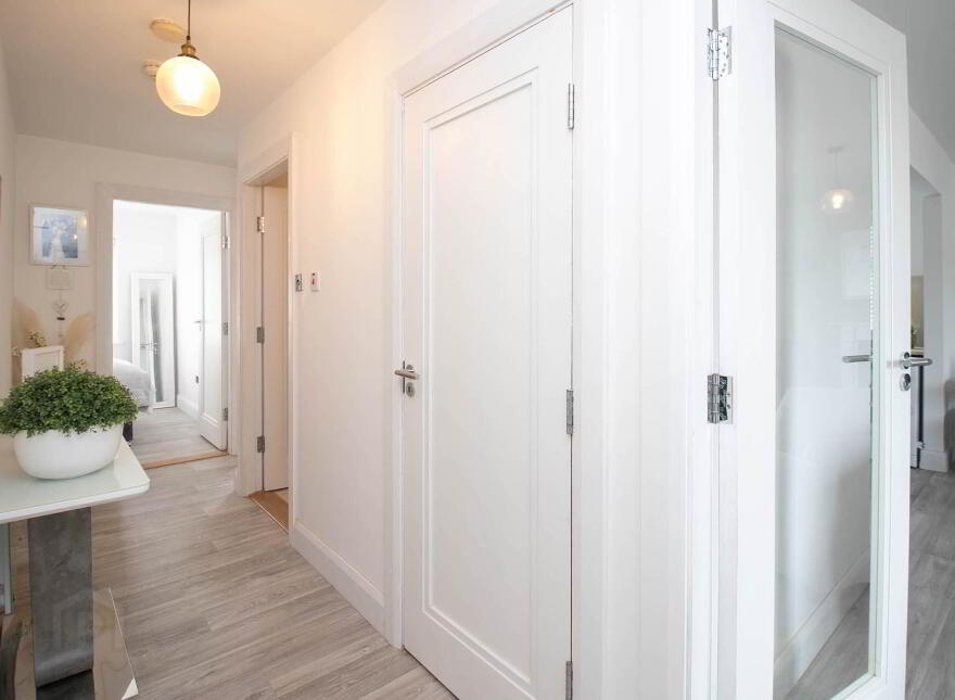 Apt 12, Palm Court, Arvagh, H12R7T8