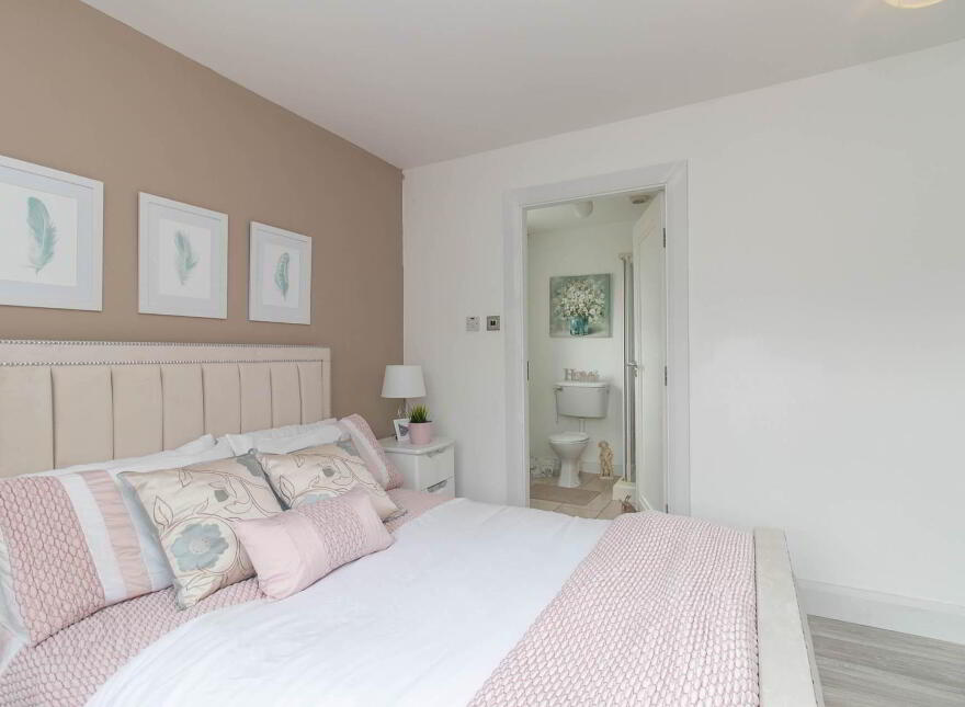 Apt 12, Palm Court, Arvagh, H12R7T8