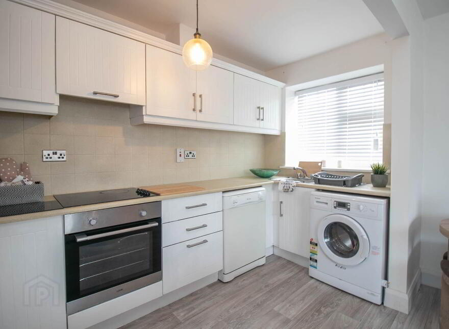 Apt 12, Palm Court, Arvagh, H12R7T8