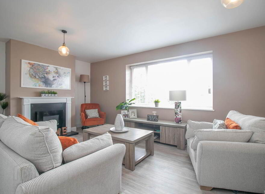 Apt 12, Palm Court, Arvagh, H12R7T8