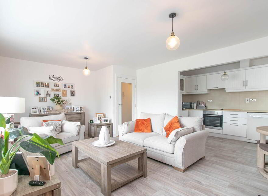 Apt 12, Palm Court, Arvagh, H12R7T8