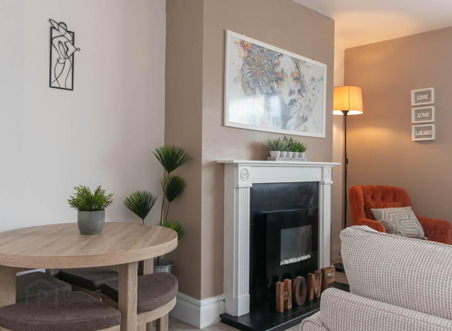 Apt 12, Palm Court, Arvagh, H12R7T8