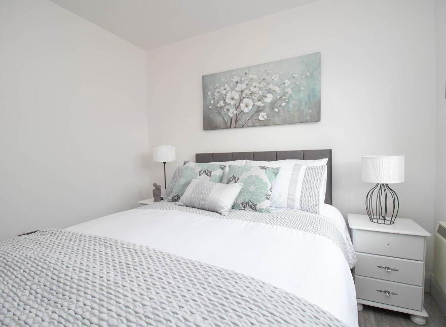 Apt 12, Palm Court, Arvagh, H12R7T8