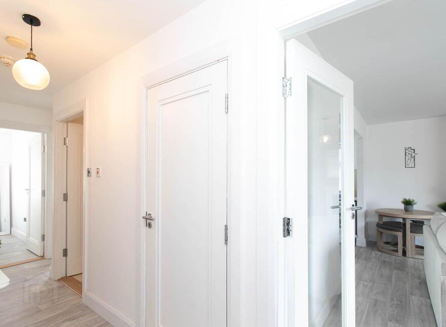 Apt 12, Palm Court, Arvagh, H12R7T8