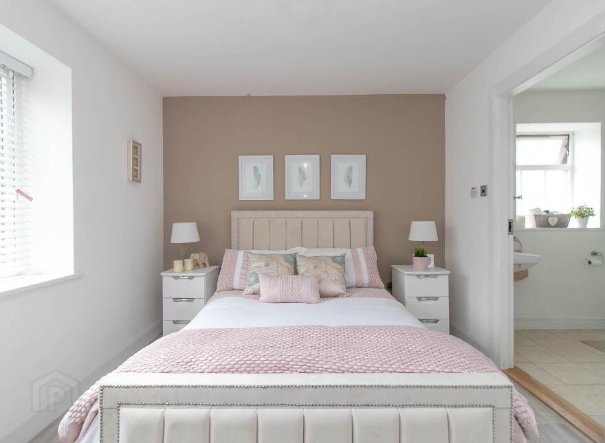 Apt 12, Palm Court, Arvagh, H12R7T8
