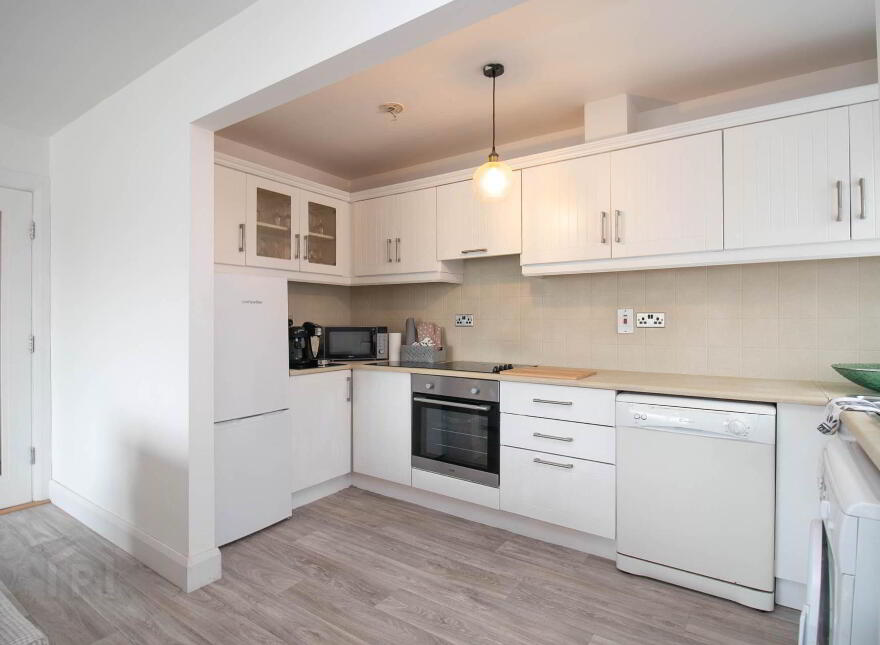 Apt 12, Palm Court, Arvagh, H12R7T8