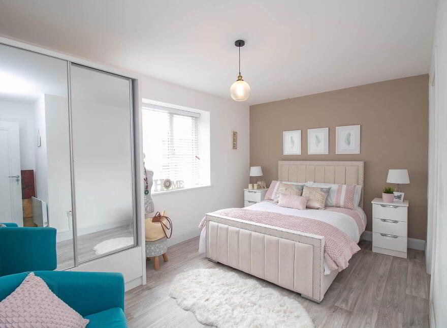 Apt 12, Palm Court, Arvagh, H12R7T8