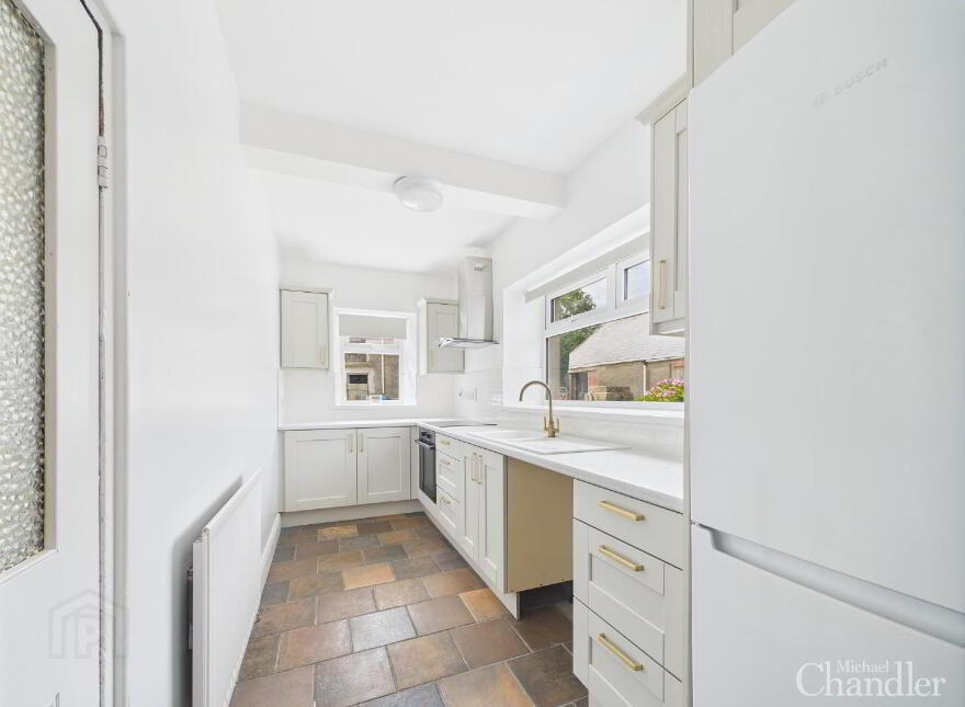 32 Glassdrumman Road, Ballynahinch, BT24 8UX