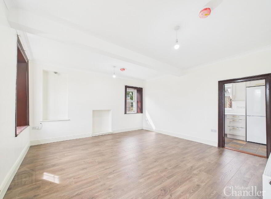 32 Glassdrumman Road, Ballynahinch, BT24 8UX