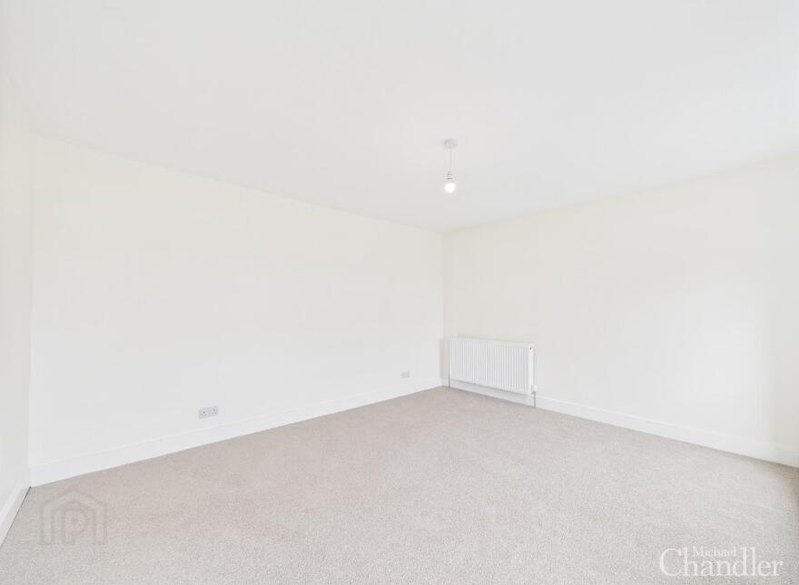 32 Glassdrumman Road, Ballynahinch, BT24 8UX