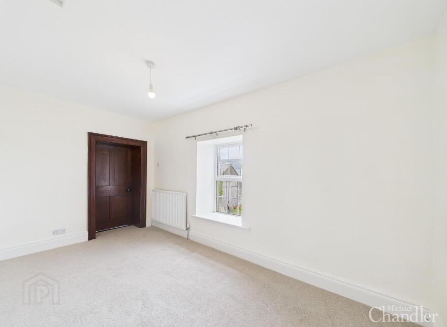 32 Glassdrumman Road, Ballynahinch, BT24 8UX
