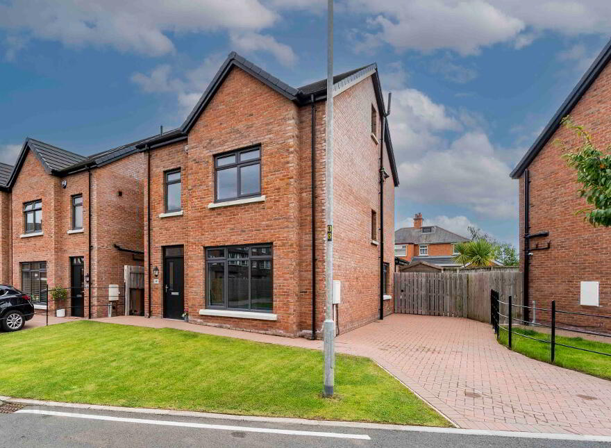 30 Ormonde Gardens, Belfast, BT6 9FL photo