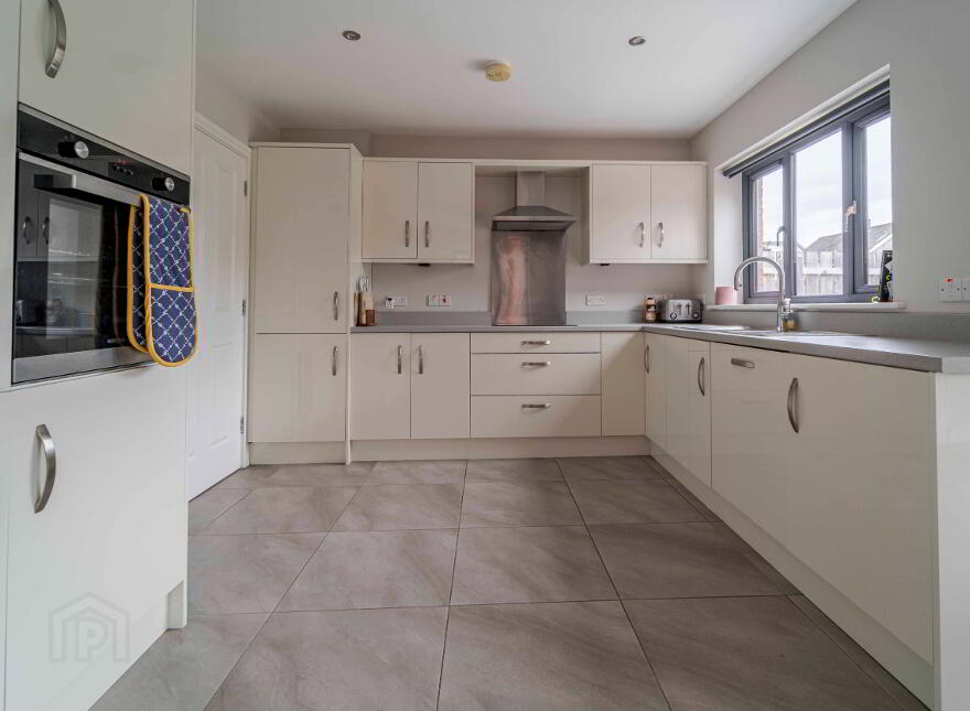 30 Ormonde Gardens, Belfast, BT6 9FL
