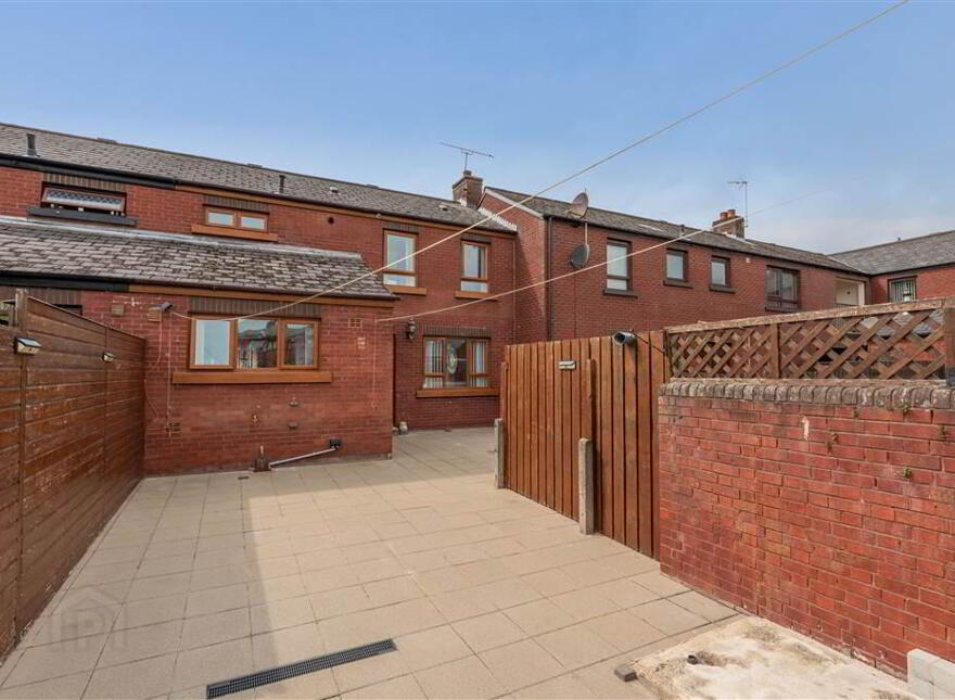 10 Larne Street, Ballymena, BT42 3AJ