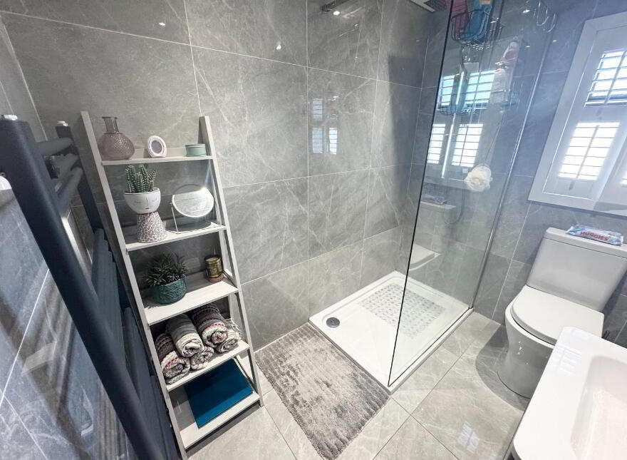 19 Shantallow Avenue, Grainan, Derry, BT48 7UB