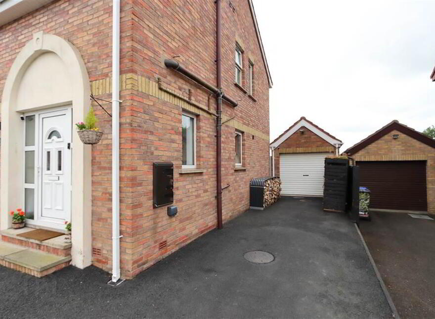 15 The Spires Crescent, Killinchy, BT23 6UQ