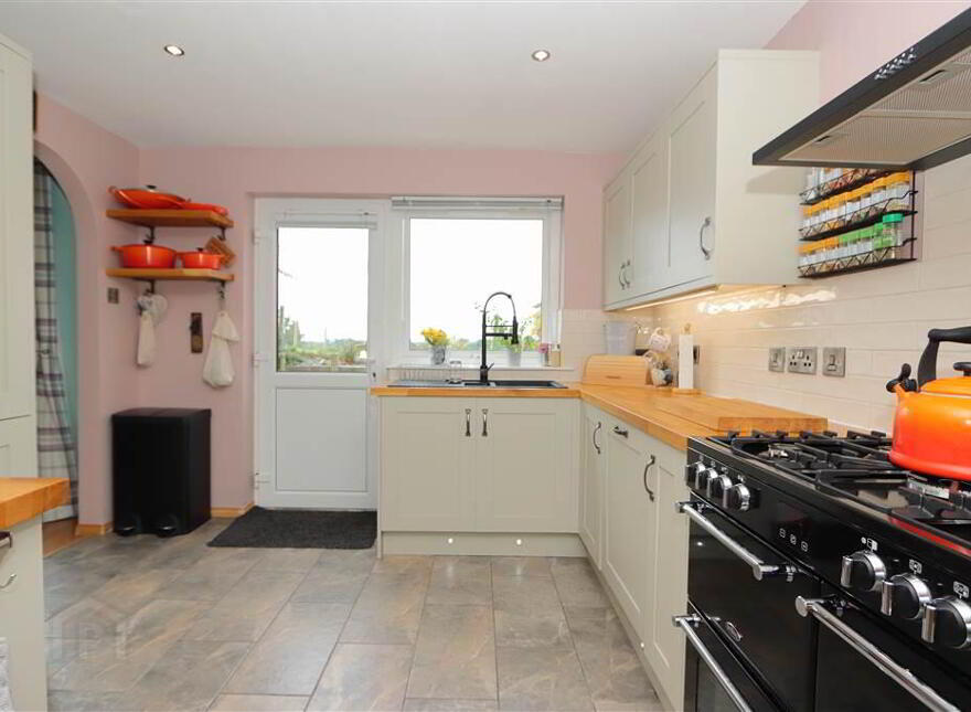 15 The Spires Crescent, Killinchy, BT23 6UQ