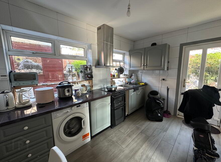 83 Ainsworth Drive, Belfast, BT13 3EL
