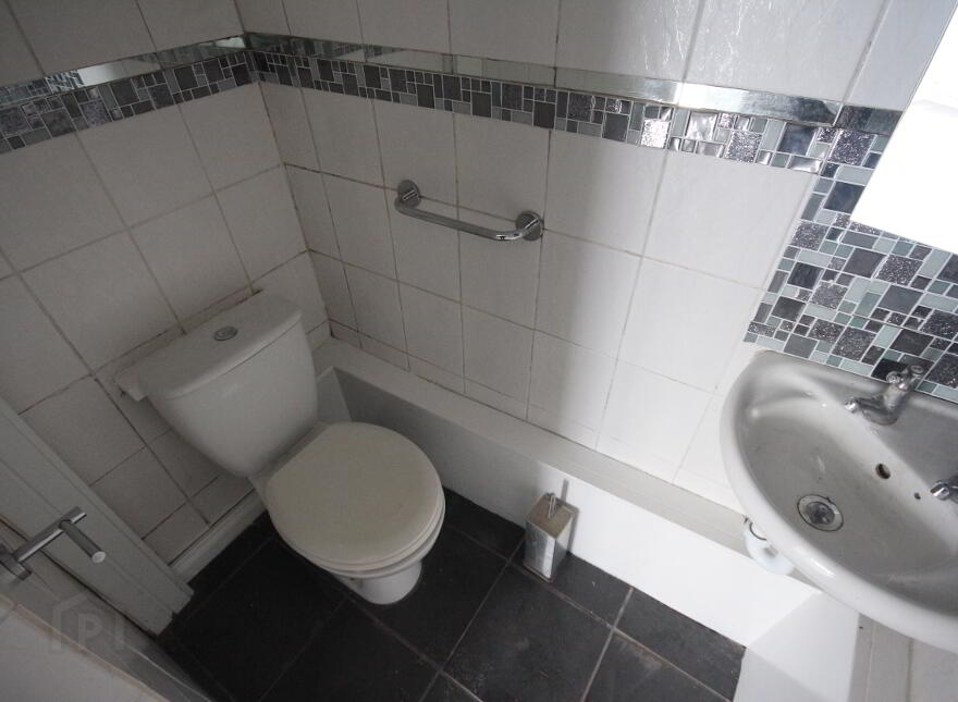 73 Castlereagh Road, Belfast, BT5 5FD