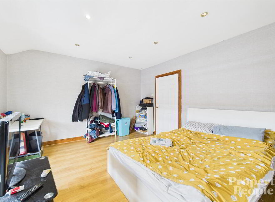 42 Beechmount Parade, Belfast, BT12 7LW