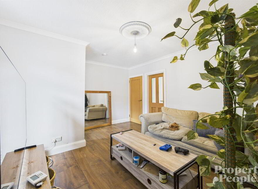 42 Beechmount Parade, Belfast, BT12 7LW